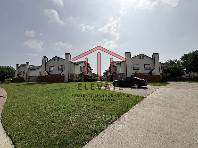 5904 Holiday Ln — Photo 13