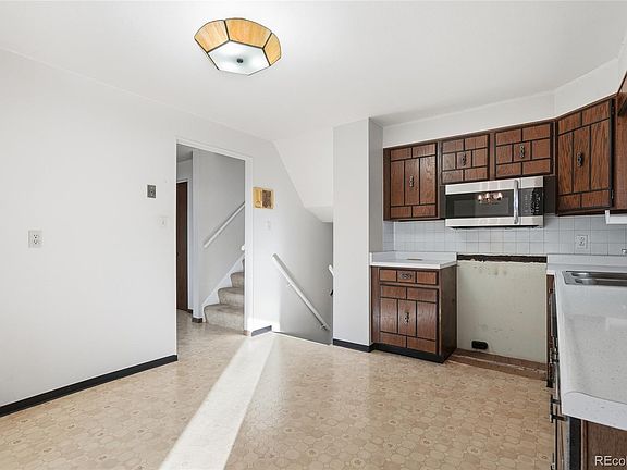 5th image of 1426 W 101st Place