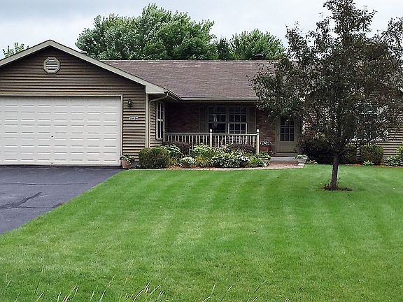 2nd image of 28624 N Lake Dr
