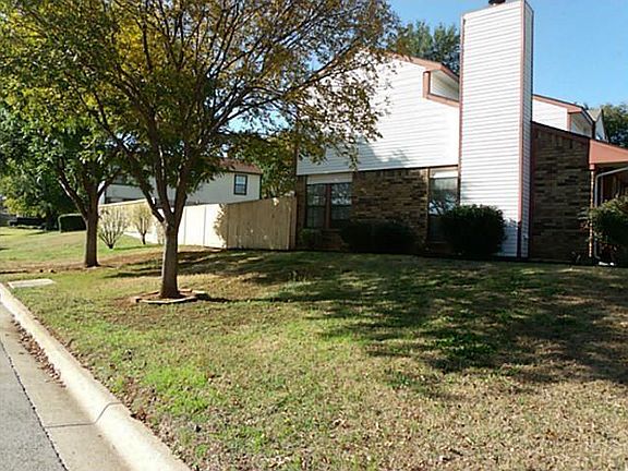 3rd image of 1807 Leafwood Ct