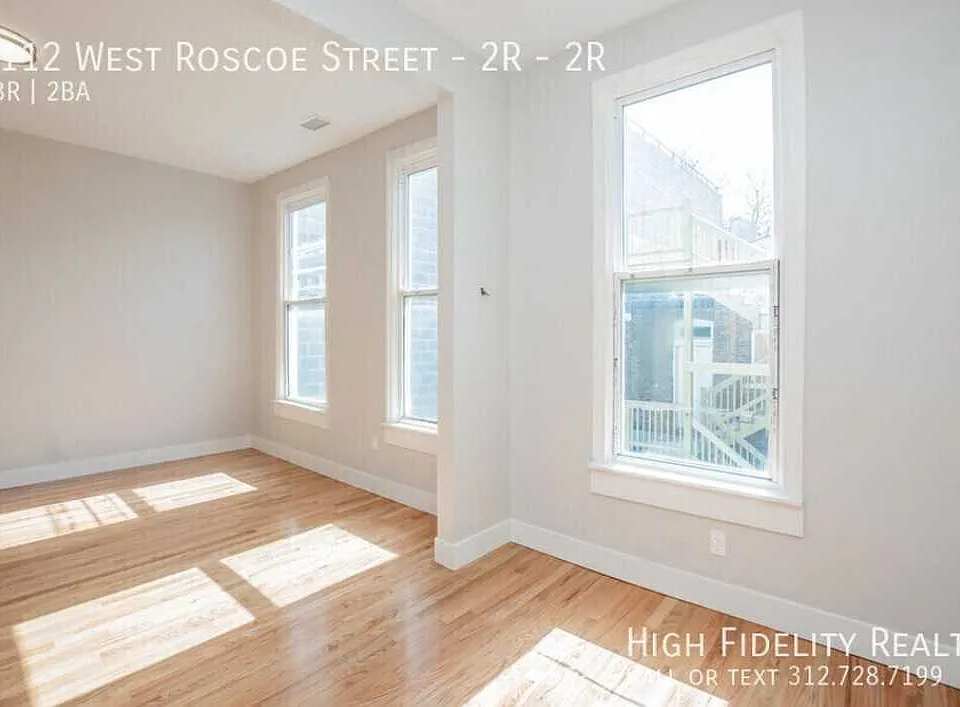 2112 W Roscoe St #2R