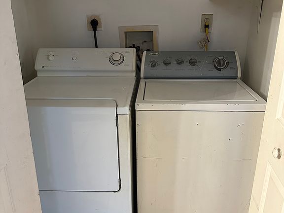 4th image of 258 Bellevue Ave