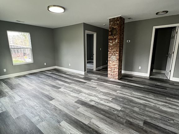 2nd image of 1100 Tunnel Blvd #A