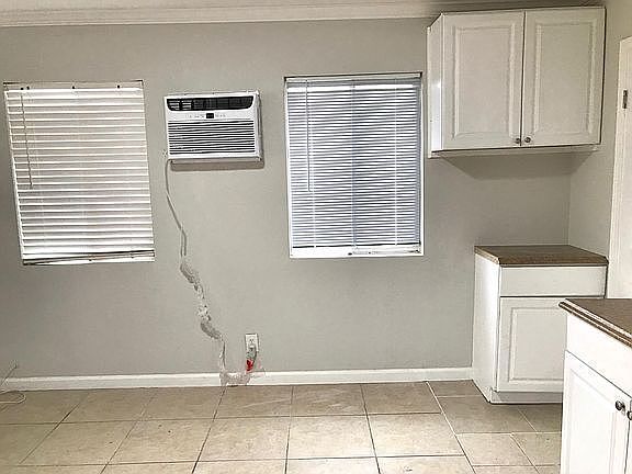 4th image of 44222 Cedar Ave