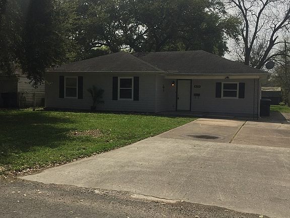 2nd image of 4631 Clermont St