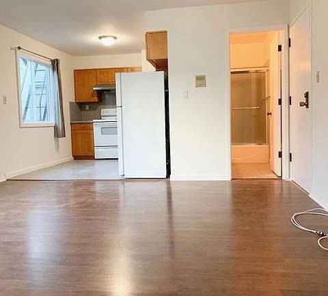 5th image of 24 Belcher St APT 2