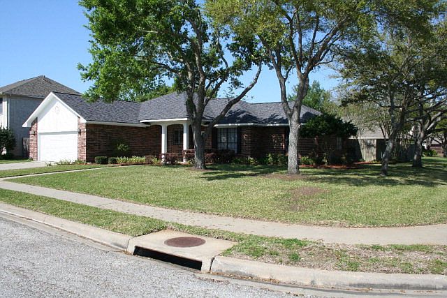 1st image of 102 Westbrook Dr