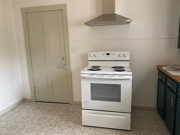 3rd image of 826 Fowlkes St