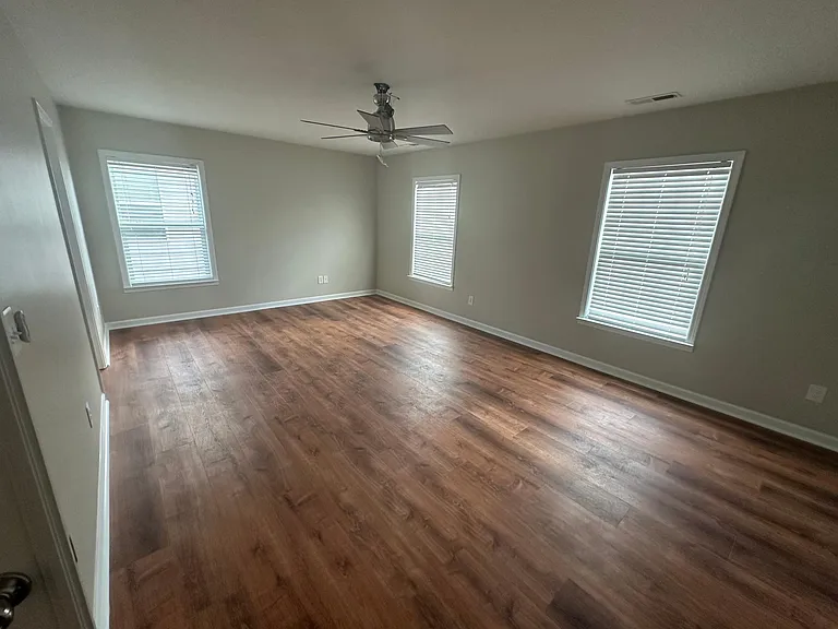 213 Seymour Pl — Photo 14