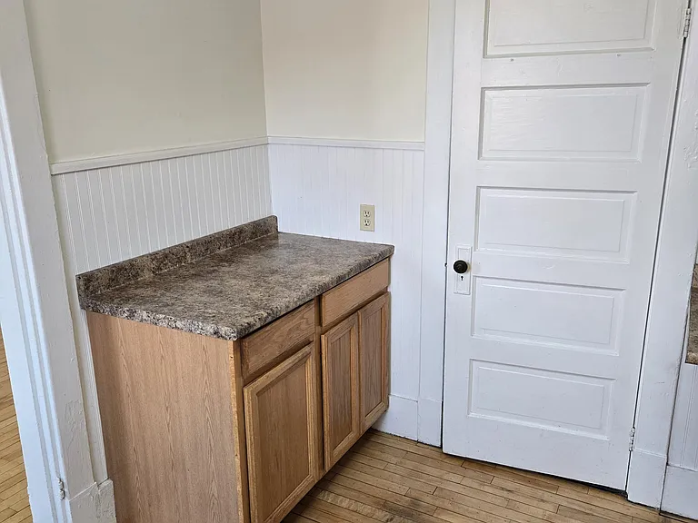 278 Woodford St #11 — Photo 6