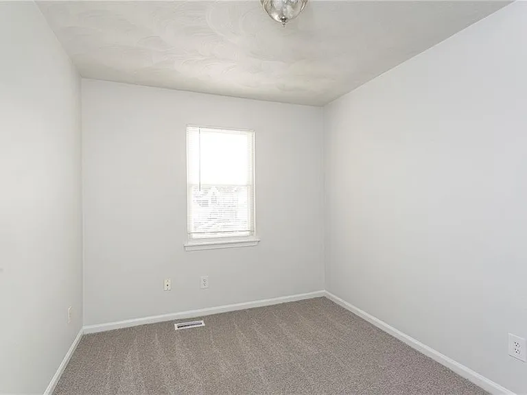 640 Aubrey Dr — Photo 6