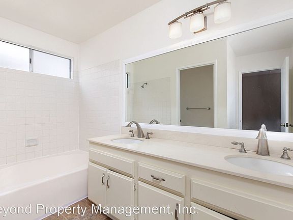 5th image of 8807 Gilman Dr Unit B