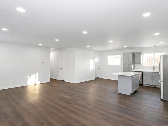 3rd image of 93 Glen Hill Dr