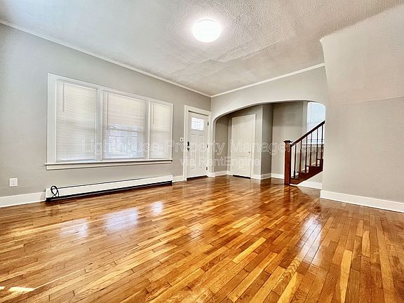 5th image of 429 Carrier St NE