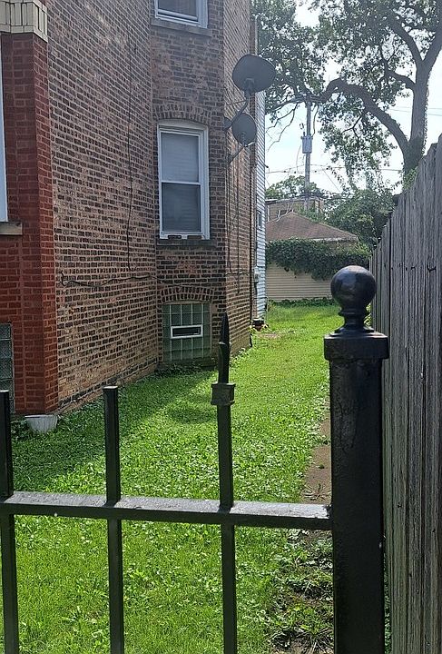 2nd image of 4911 W Huron St