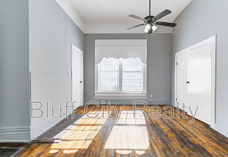 1639 Southern Ave — Photo 8