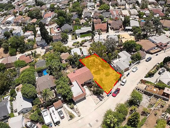 2nd image of 2754 Medlow Ave