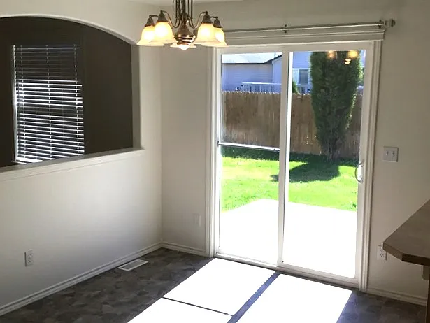 547 E Wild Lilac Ct — Photo 3