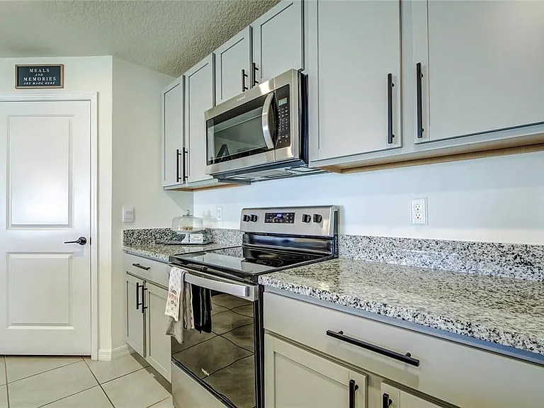 4111 Autumn Amber Dr — Photo 18