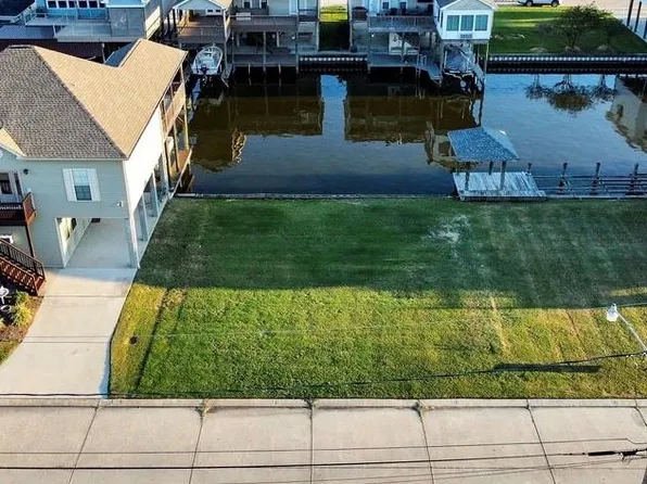 Fran Ln, Barataria, LA 70036