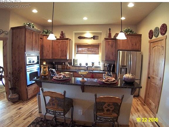 Kitchen with plenty of storage