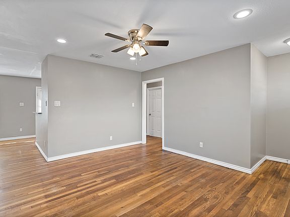 4th image of 711 Churchill Dr