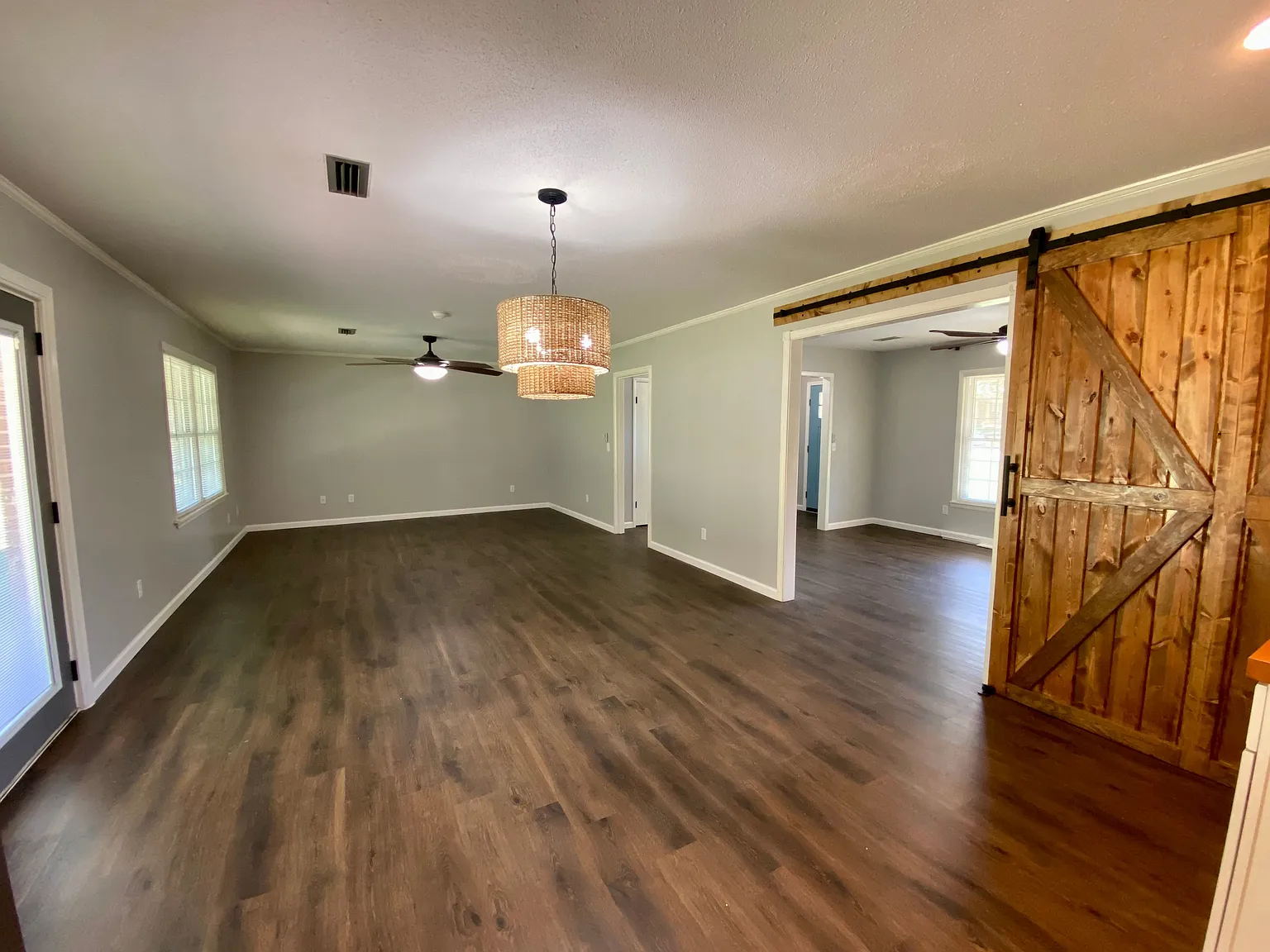 3 bed, 2.0 bath, 2000 sqft, $1,850 — Photo 4