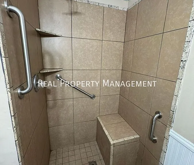 4440 Nicholl Dr — Photo 10