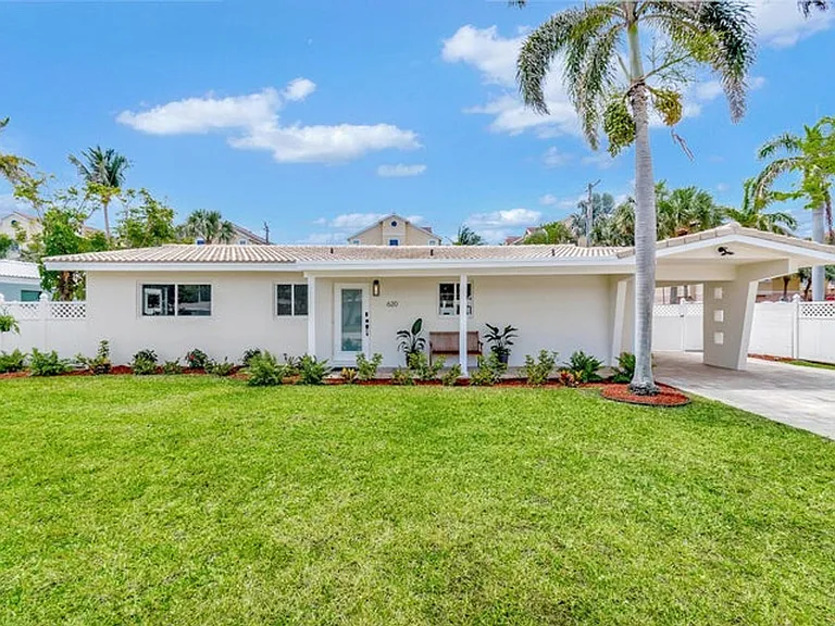 620 Las Palmas Park — Photo 9
