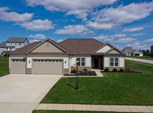 1430 Fox River Run, Mukwonago, WI 53149