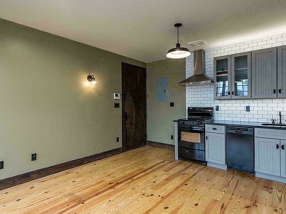 2nd image of 55 Newell St #1A