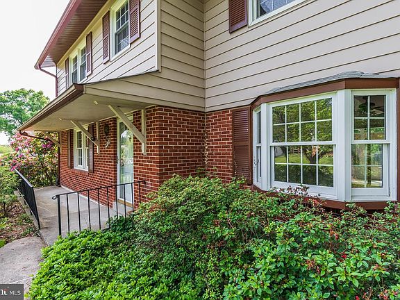5th image of 7408 Cliffbourne Ct