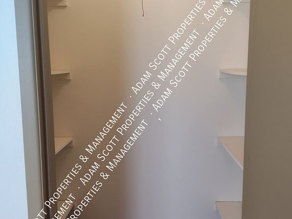 2nd image of 1325 Southwestern Dr #4