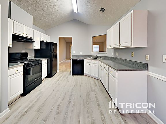 5th image of 3140 Avalon Walk Dr