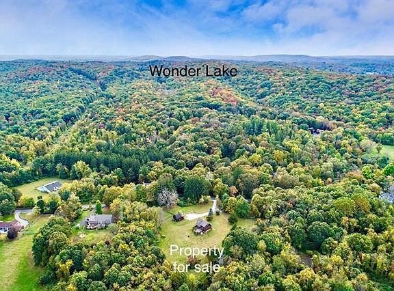 Aerial showing location of Wonder Lake -- 1100+ acres across the road!