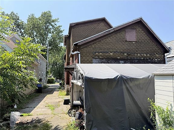 3rd image of 7 Boone St
