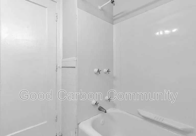 2106 Delaware Ave #10 — Photo 10