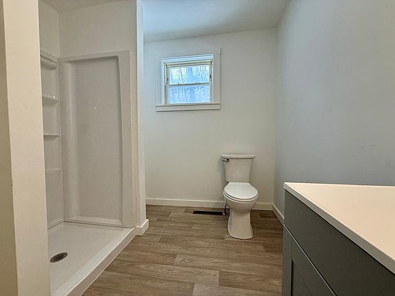 3rd image of 909 Railroad St #909