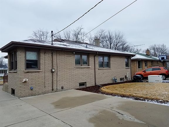 2nd image of 3030 Grand Blvd