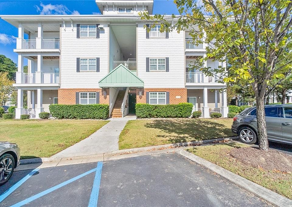 1st image of 2424 Chancery Ln APT 105