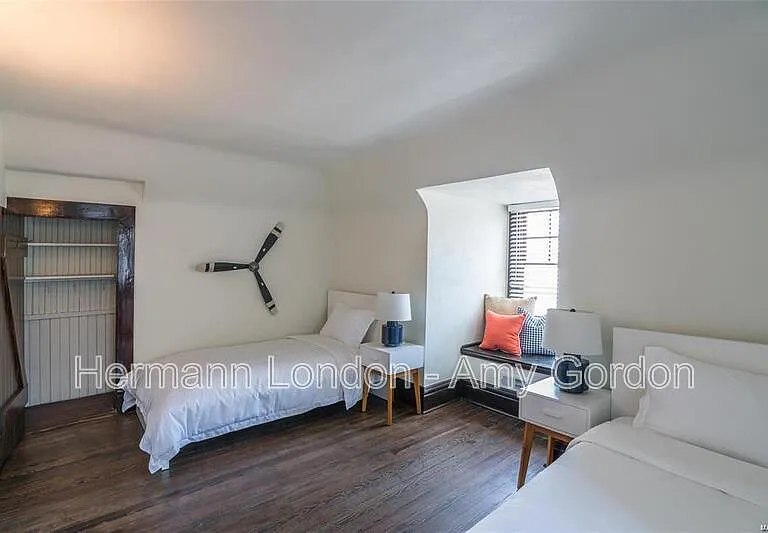 3922 Castleman Ave — Photo 37