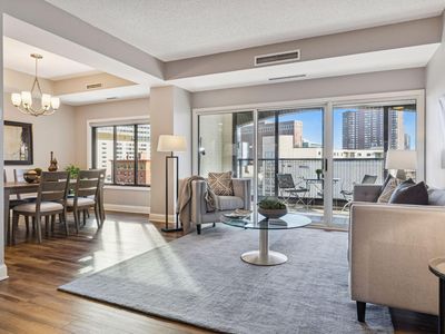 1201 Yale Pl APT 608, Minneapolis, MN, 55403