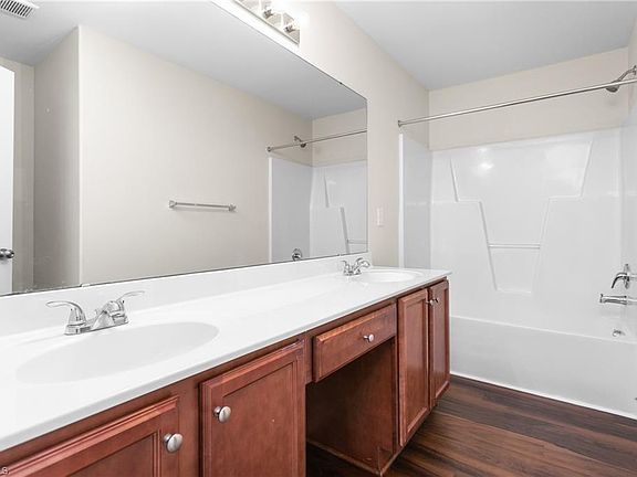 3rd image of 113 Swan Haven Ln