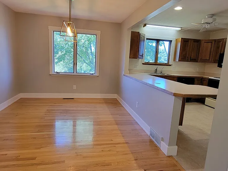8892 Sunset W — Photo 3