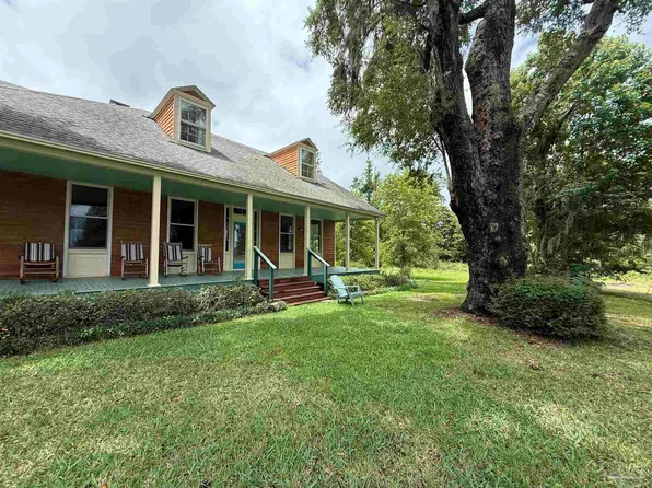 7135 Oak St, Milton, FL 32583