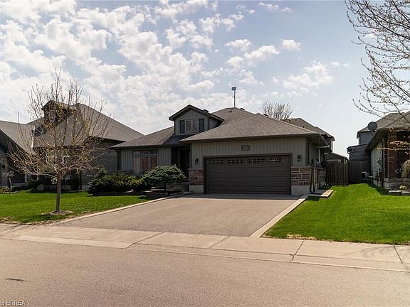 2nd image of 44 William St