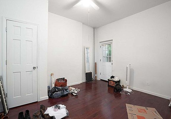 3rd image of 439 Jefferson Ave #1F