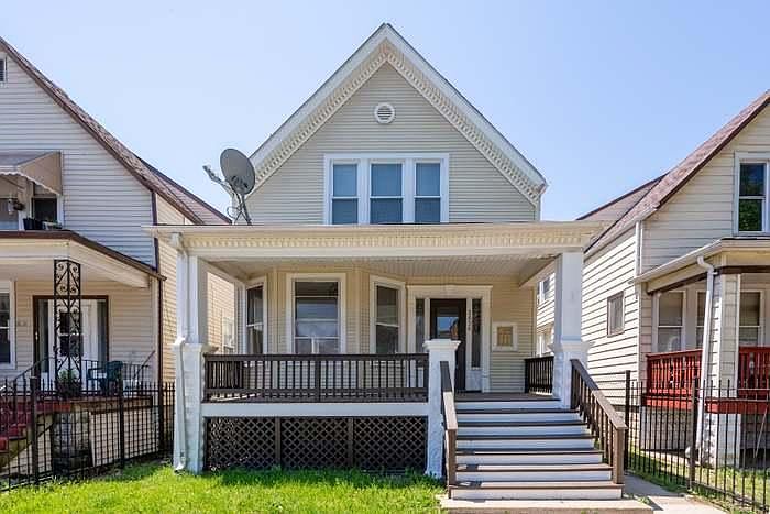 1st image of 2636 N Avers Ave #1