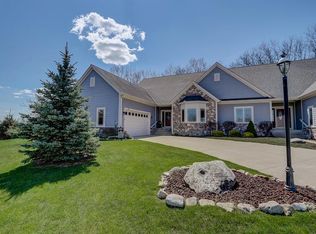 3609 Shade Tree Ct, Waukesha, WI 53188