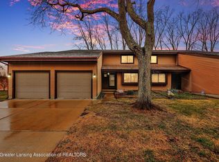 2028 Provincial House Dr, Lansing, MI